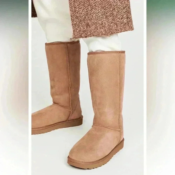 UGG Women's Classic Tall Chestnut Tan Winter Snow Lined Boots Size 7 - Picture 2 of 8